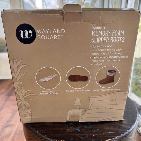 Wayland Square Women's Memory Foam Slipper Boots Size S 7/8 Brown W/Scarf Gift - Picture 10 of 14